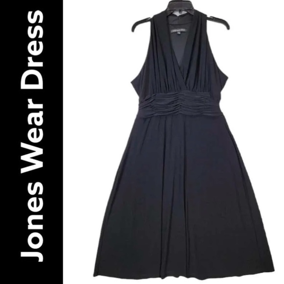 Jones Wear EUC Black Ruched Halter Fit & Flare Dress Stretch Evening Cocktail 10 - Picture 11 of 12